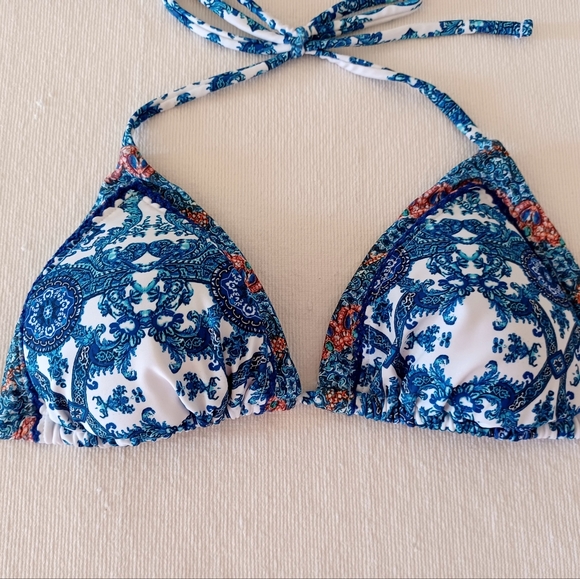 VENUS Diamond Stitch Triangle Bikini Top, size A - Picture 2 of 10